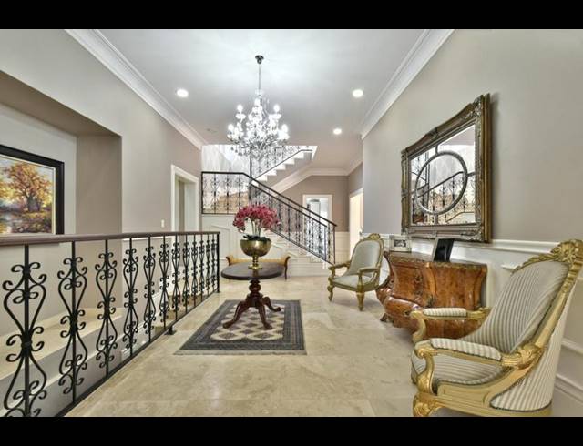 6 BEDROOM HOUSE FOR SALE IN BRYANSTON